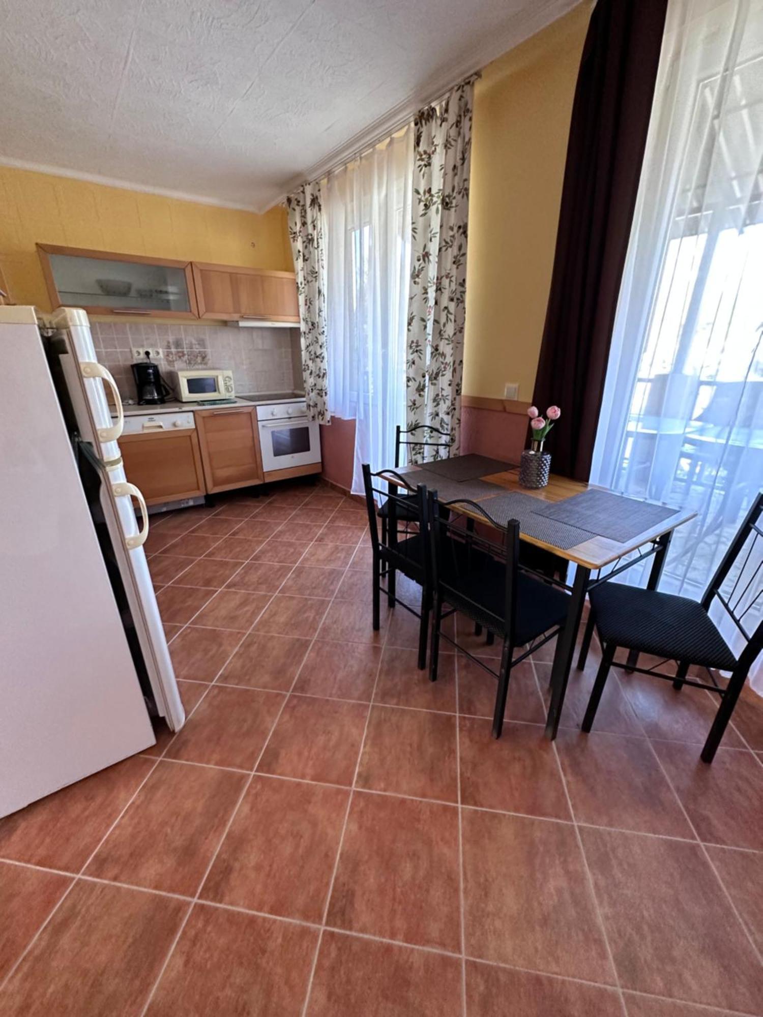 Aranyeso Apartman Hajduszoboszlo Exterior photo